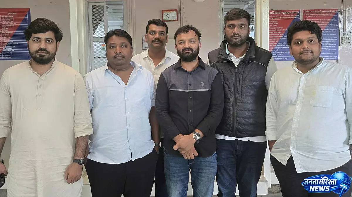 पुणे दौरे से पहले कांग्रेस नेताओं की हिरासत, यूथ कांग्रेस ने जताया विरोध पुणे दौरे से पहले कांग्रेस नेताओं की हिरासत, यूथ कांग्रेस ने जताया विरोध