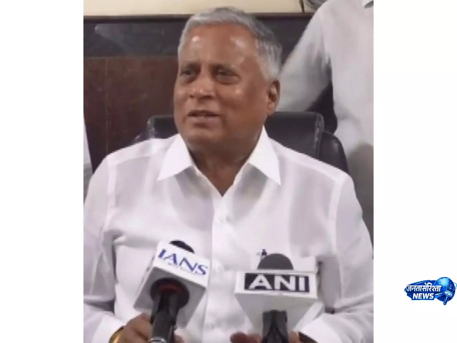 जब कर्नाटक में पानी की कमी है, तो दूसरे राज्य को पानी छोड़ने का कोई मतलब नहीं है: V Somanna जब कर्नाटक में पानी की कमी है, तो दूसरे राज्य को पानी छोड़ने का कोई मतलब नहीं है: V Somanna