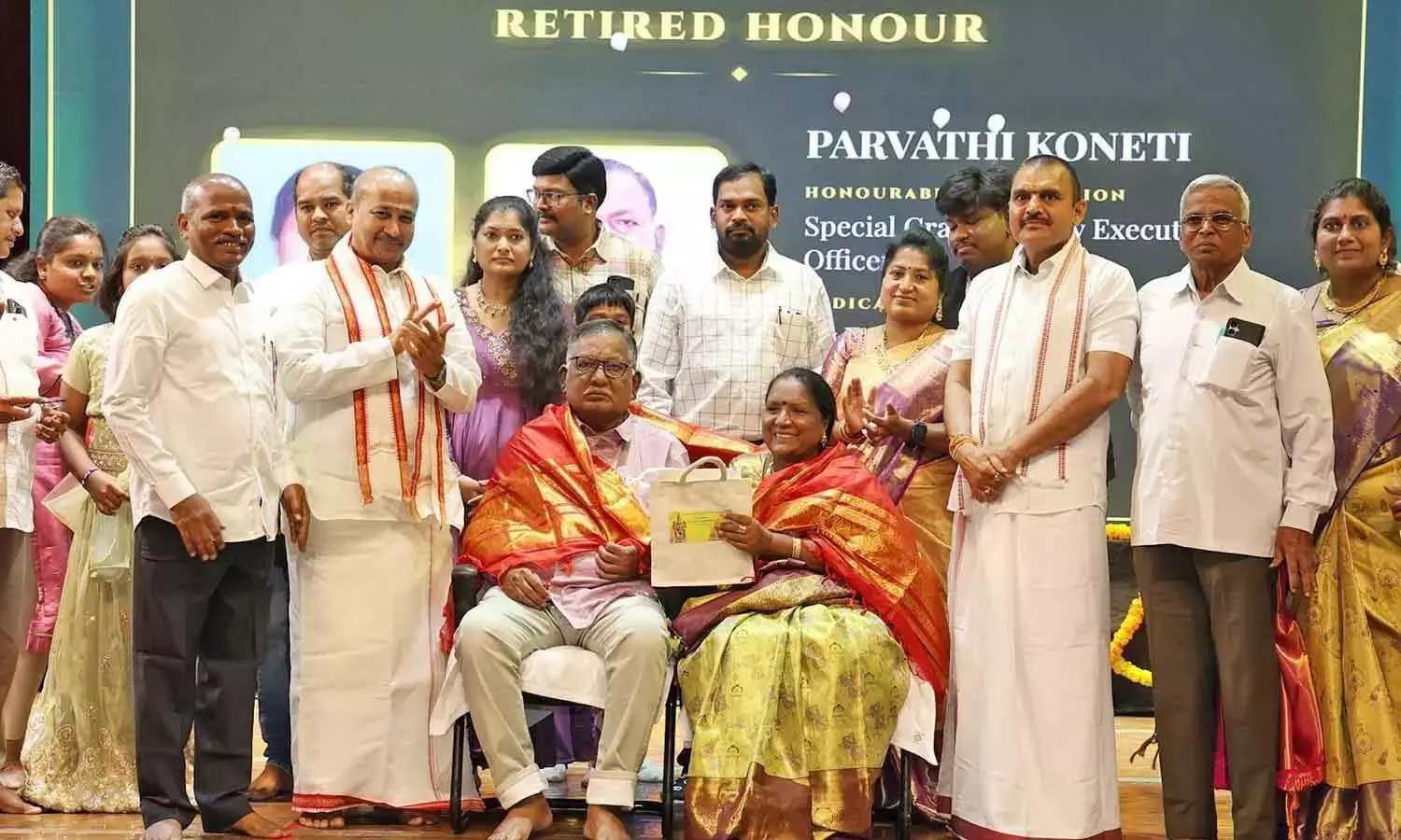 Andhra: 160 सेवानिवृत्त टीटीडी कर्मचारियों को सम्मानित किया गया Andhra: 160 सेवानिवृत्त टीटीडी कर्मचारियों को सम्मानित किया गया