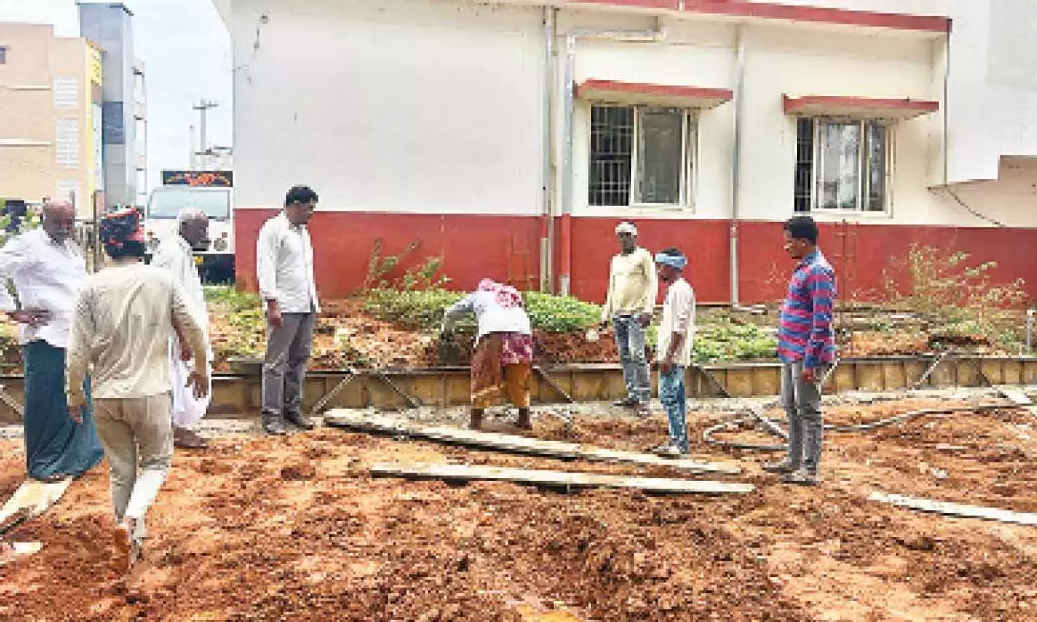 Andhra: दानदाताओं ने स्कूल परिसर की दीवार के लिए 29 लाख रुपये दिए Andhra: दानदाताओं ने स्कूल परिसर की दीवार के लिए 29 लाख रुपये दिए