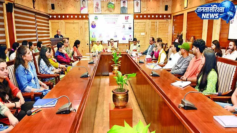 एचपीयू में योग से स्वास्थ्य, सुख और सामंजस्य पर राष्ट्रीय व्याख्यान एचपीयू में योग से स्वास्थ्य, सुख और सामंजस्य पर राष्ट्रीय व्याख्यान