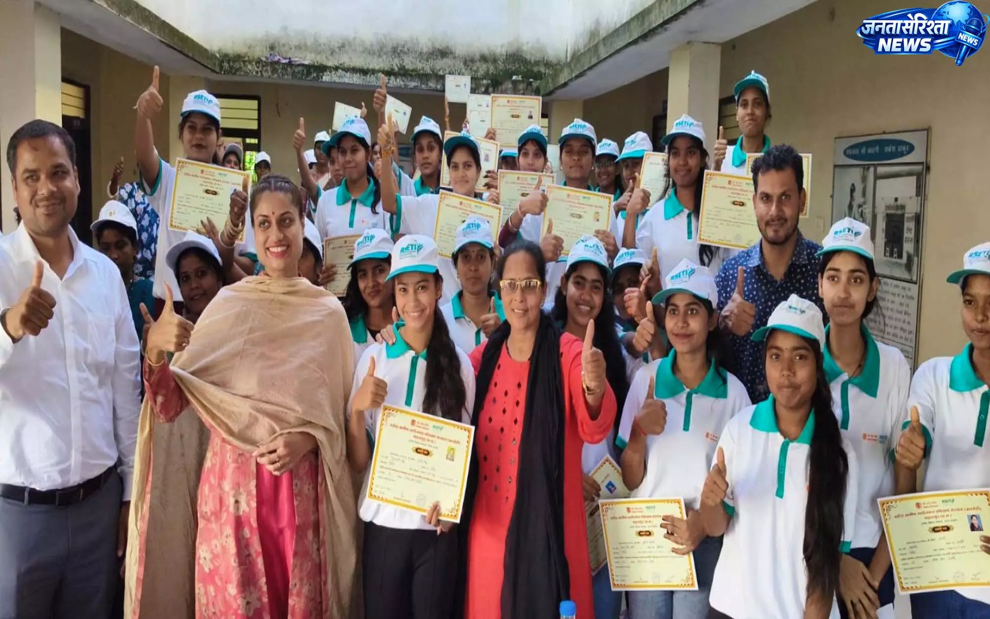 आरसेटी में संचालित सिलाई प्रशिक्षण बैच का सफल समापन आरसेटी में संचालित सिलाई प्रशिक्षण बैच का सफल समापन