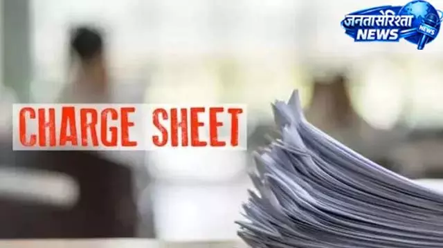 नशा तस्करी केस में नाम हटाने के लिए ली घूस, पुलिसकर्मियों पर कार्रवाई नशा तस्करी केस में नाम हटाने के लिए ली घूस, पुलिसकर्मियों पर कार्रवाई