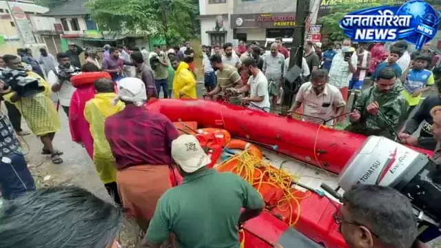 केरल तट पर 17 मछुआरों को मिली नई जिंदगी केरल तट पर 17 मछुआरों को मिली नई जिंदगी