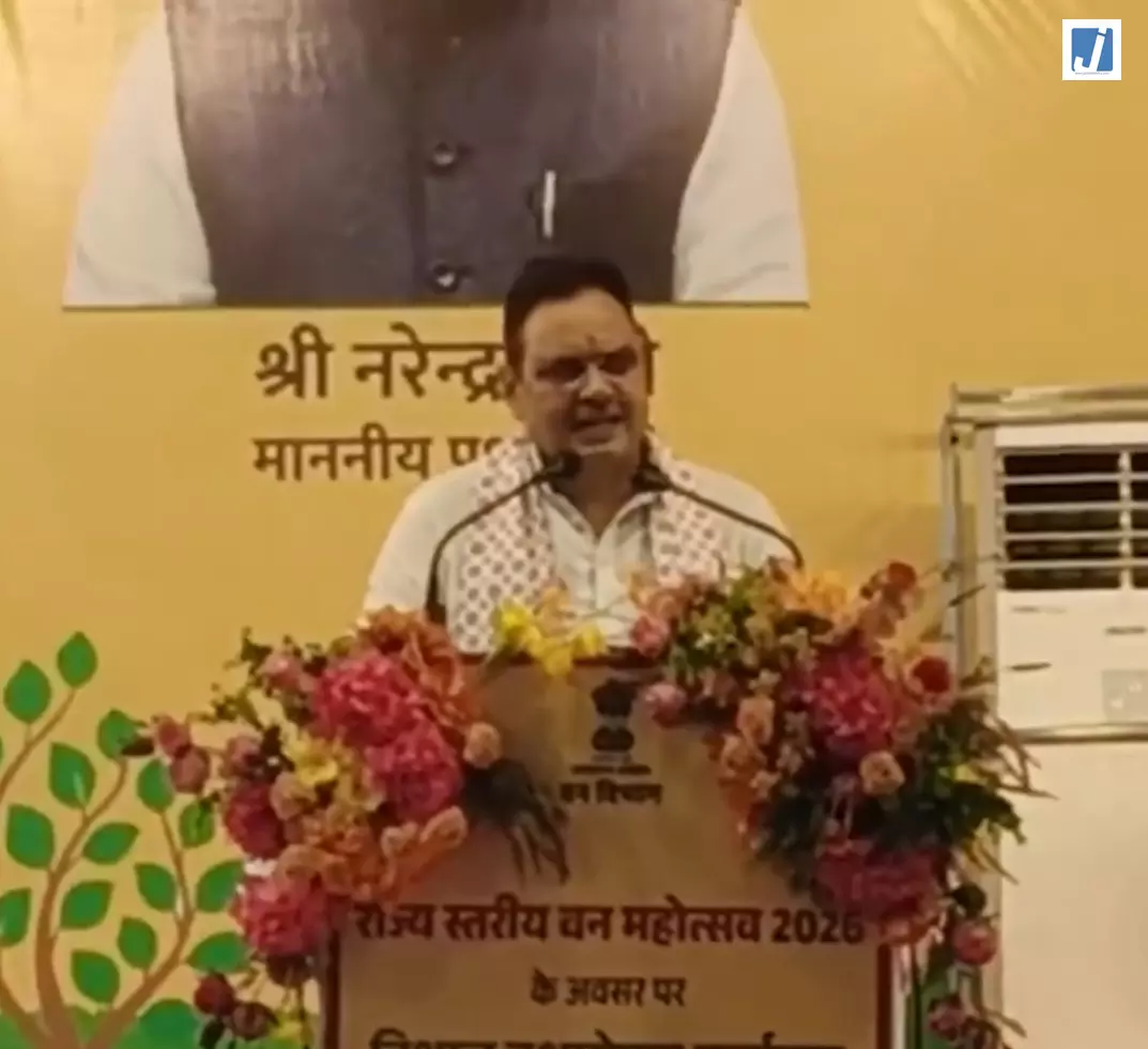 उदयपुर में सीएम भजनलाल शर्मा बोले, जलवायु परिवर्तन मानव अस्तित्व के लिए बड़ी चुनौती उदयपुर में सीएम भजनलाल शर्मा बोले, जलवायु परिवर्तन मानव अस्तित्व के लिए बड़ी चुनौती