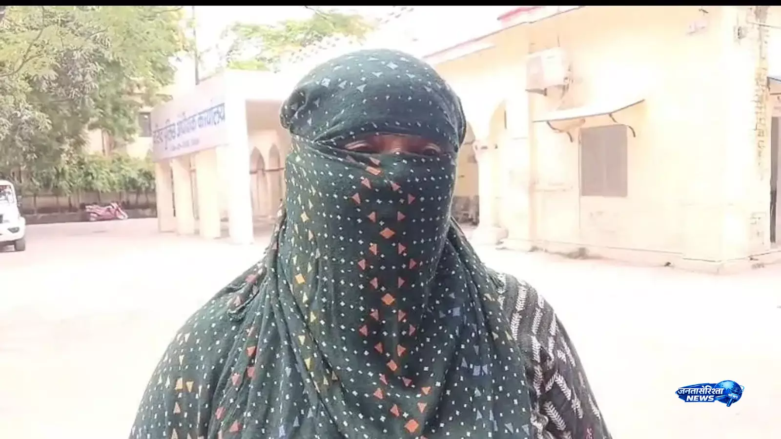 मारपीट और झूठे चोरी केस में महिला पहुंची एसएसपी के पास मारपीट और झूठे चोरी केस में महिला पहुंची एसएसपी के पास