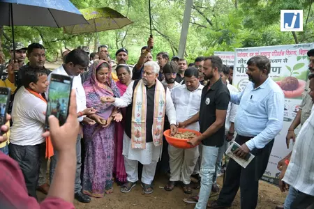 बिहार : गयाजी की रामशिला पहाड़ी पर सीड बॉल रोपण अभियान बिहार : गयाजी की रामशिला पहाड़ी पर सीड बॉल रोपण अभियान