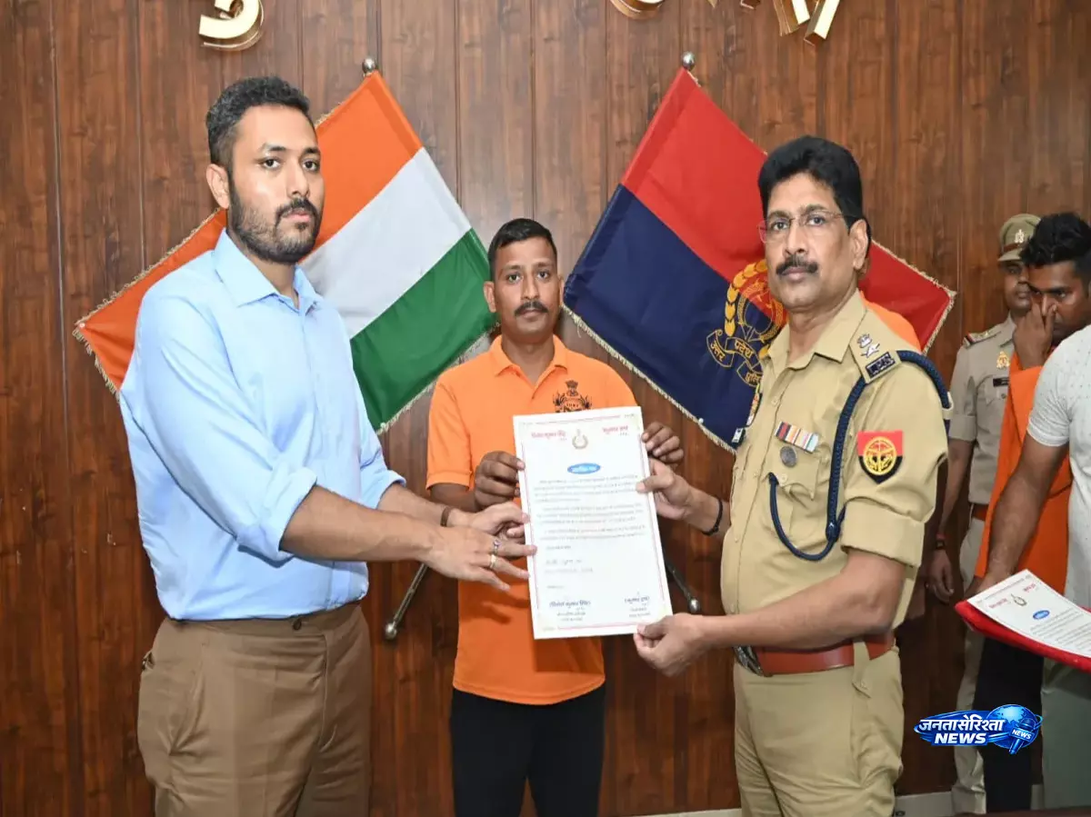 बुलंदशहर में दर्दनाक हादसा, चारू की तलाश में जुटी टीमों को मिली सफलता बुलंदशहर में दर्दनाक हादसा, चारू की तलाश में जुटी टीमों को मिली सफलता