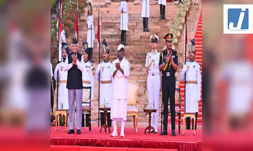 दिल्ली में राष्ट्रपति मुर्मु ने पीबीजी सोल्जरथॉन को दिखाई हरी झंडी, मांडविया ने एनसीसी साइक्लोथॉन में लिया हिस्सा दिल्ली में राष्ट्रपति मुर्मु ने पीबीजी सोल्जरथॉन को दिखाई हरी झंडी, मांडविया ने एनसीसी साइक्लोथॉन में लिया हिस्सा