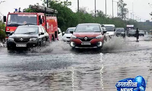 Delhi MCD कमिश्नर ने जलभराव प्रभावित क्षेत्र का दौरा किया