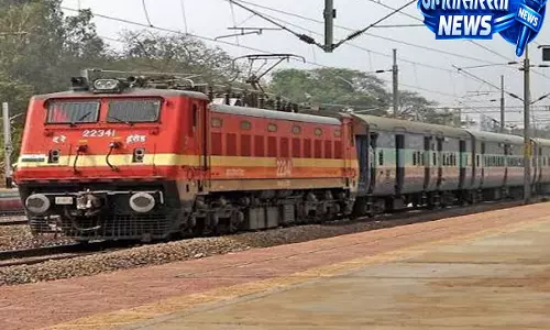 त्योहारी भीड़ को देखते हुए रेलवे का बड़ा फैसला, हरदोई होकर दौड़ेगी स्पेशल ट्रेन त्योहारी भीड़ को देखते हुए रेलवे का बड़ा फैसला, हरदोई होकर दौड़ेगी स्पेशल ट्रेन