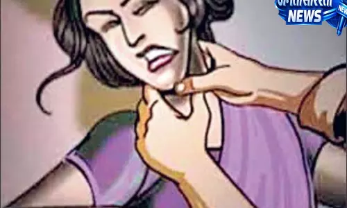 Amroha: महिला की हत्या कर शव लटकाने का आरोप, पुलिस ने शुरू की जांच Amroha: महिला की हत्या कर शव लटकाने का आरोप, पुलिस ने शुरू की जांच