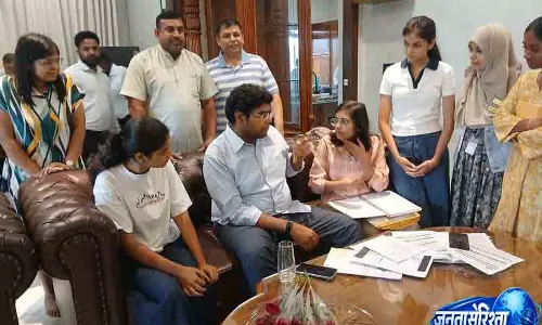 Yamunanagar तीसरी रैंक पाने वाले ने छात्रों का किया मार्गदर्शन Yamunanagar तीसरी रैंक पाने वाले ने छात्रों का किया मार्गदर्शन