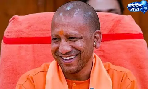 योगी ने पीएम मोदी का जताया आभार योगी ने पीएम मोदी का जताया आभार