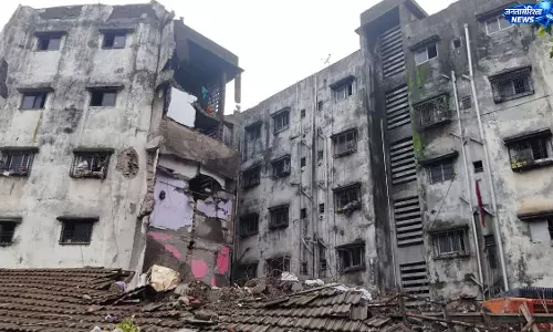 भिवंडी में खतरनाक कोहिनूर अपार्टमेंट पर कार्रवाई तेज, A-विंग खाली कराई गई भिवंडी में खतरनाक कोहिनूर अपार्टमेंट पर कार्रवाई तेज, A-विंग खाली कराई गई