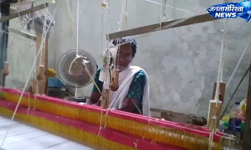 ओणम की रौनक, बुनकरों की परेशानी ओणम की रौनक, बुनकरों की परेशानी