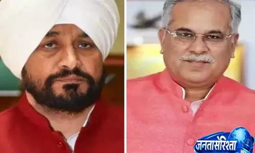 बघेल के सामने भिड़े कांग्रेसी नेता, पंजाब में संगठन बदलाव को लेकर सियासी संकट बघेल के सामने भिड़े कांग्रेसी नेता, पंजाब में संगठन बदलाव को लेकर सियासी संकट