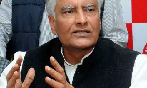 कनाडा की वीज़ा नीति पर जाखड़ की चिंता कनाडा की वीज़ा नीति पर जाखड़ की चिंता