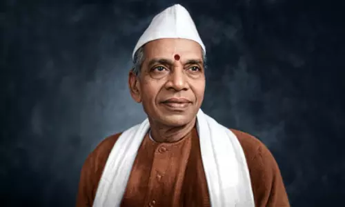मैथिलीशरण गुप्त: महावीर प्रसाद द्विवेदी की डांट ने बदली दिशा, भारत-भारती ने जगाई राष्ट्रीयता की ज्वाला मैथिलीशरण गुप्त: महावीर प्रसाद द्विवेदी की डांट ने बदली दिशा, भारत-भारती ने जगाई राष्ट्रीयता की ज्वाला