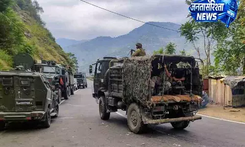Baramulla में OGW हथियारों संग गिरफ्तार Baramulla में OGW हथियारों संग गिरफ्तार