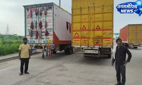 अकराबाद टोल प्लाजा के पास डीजल चोर सक्रिय, दो कंटेनरों से 400 लीटर तेल चोरी अकराबाद टोल प्लाजा के पास डीजल चोर सक्रिय, दो कंटेनरों से 400 लीटर तेल चोरी