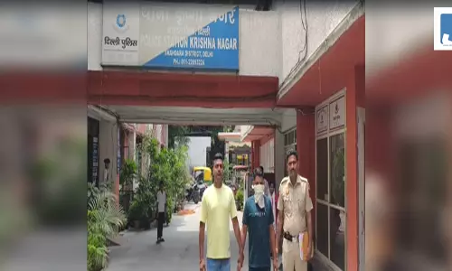घर से ज्वेलरी और कैश चोरी में नौकरानी समेत दो आरोपी गिरफ्तार घर से ज्वेलरी और कैश चोरी में नौकरानी समेत दो आरोपी गिरफ्तार