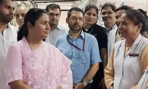 सीएम रेखा गुप्ता ने लाल बहादुर शास्त्री अस्पताल का किया औचक निरीक्षण, स्वास्थ्य सेवाओं का लिया जायजा सीएम रेखा गुप्ता ने लाल बहादुर शास्त्री अस्पताल का किया औचक निरीक्षण, स्वास्थ्य सेवाओं का लिया जायजा