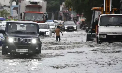 बारिश बनी जानलेवा, नाली में गिरकर युवक की मौत बारिश बनी जानलेवा, नाली में गिरकर युवक की मौत