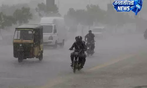 हल्की बारिश में डूबा Karachi हल्की बारिश में डूबा Karachi
