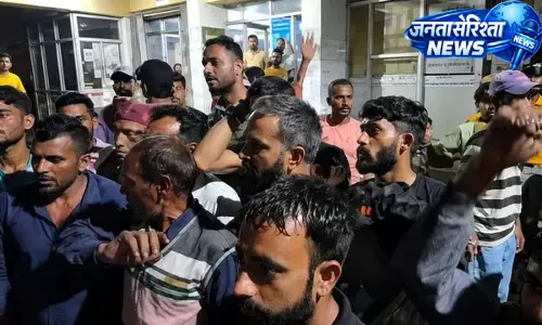 चंबा अस्पताल में इलाज में देरी का आरोप, मरीज की मौत पर हंगामा चंबा अस्पताल में इलाज में देरी का आरोप, मरीज की मौत पर हंगामा