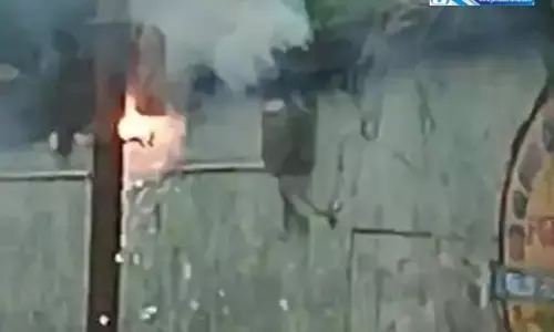 ट्रांसफार्मर सहित 2 जगहों में लगी आग, शॉर्ट सर्किट से हुई घटना ट्रांसफार्मर सहित 2 जगहों में लगी आग, शॉर्ट सर्किट से हुई घटना