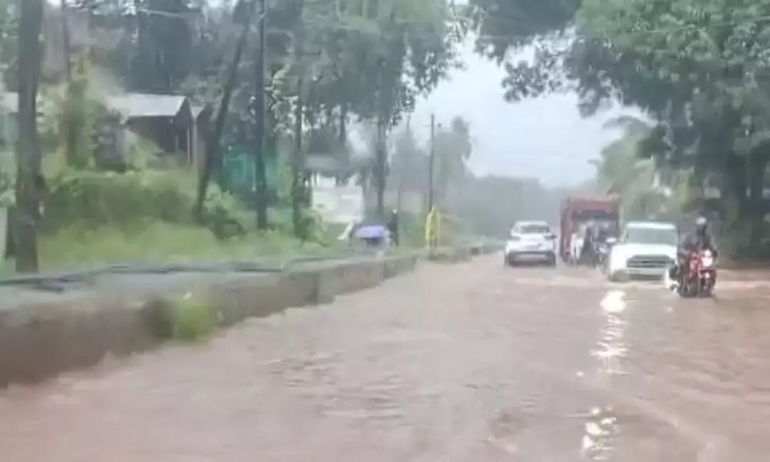 Karnataka: भारी बारिश से नदियां उफान पर, बेलथांगडी के निचले इलाकों में बाढ़ आ गई Karnataka: भारी बारिश से नदियां उफान पर, बेलथांगडी के निचले इलाकों में बाढ़ आ गई