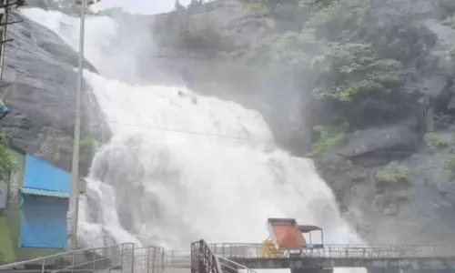 भारी बारिश से पूर्वी पहाड़ी इलाकों में तबाही, भूस्खलन और बाढ़ का खतरा बढ़ा