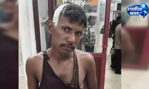 बुजुर्ग महिला पर हमला कर लूट की कोशिश, झारखंड निवासी युवक गिरफ्तार बुजुर्ग महिला पर हमला कर लूट की कोशिश, झारखंड निवासी युवक गिरफ्तार