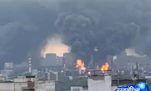 यूक्रेन की नई रणनीति से रूस परेशान, ऊर्जा ठिकानों पर लगातार हमले यूक्रेन की नई रणनीति से रूस परेशान, ऊर्जा ठिकानों पर लगातार हमले