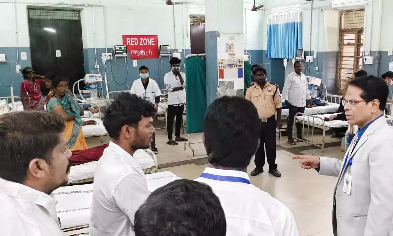 Andhra: कुरनूल जीजीएच रोगी सेवाओं और उन्नत चिकित्सा सुविधाओं पर केंद्रित है Andhra: कुरनूल जीजीएच रोगी सेवाओं और उन्नत चिकित्सा सुविधाओं पर केंद्रित है