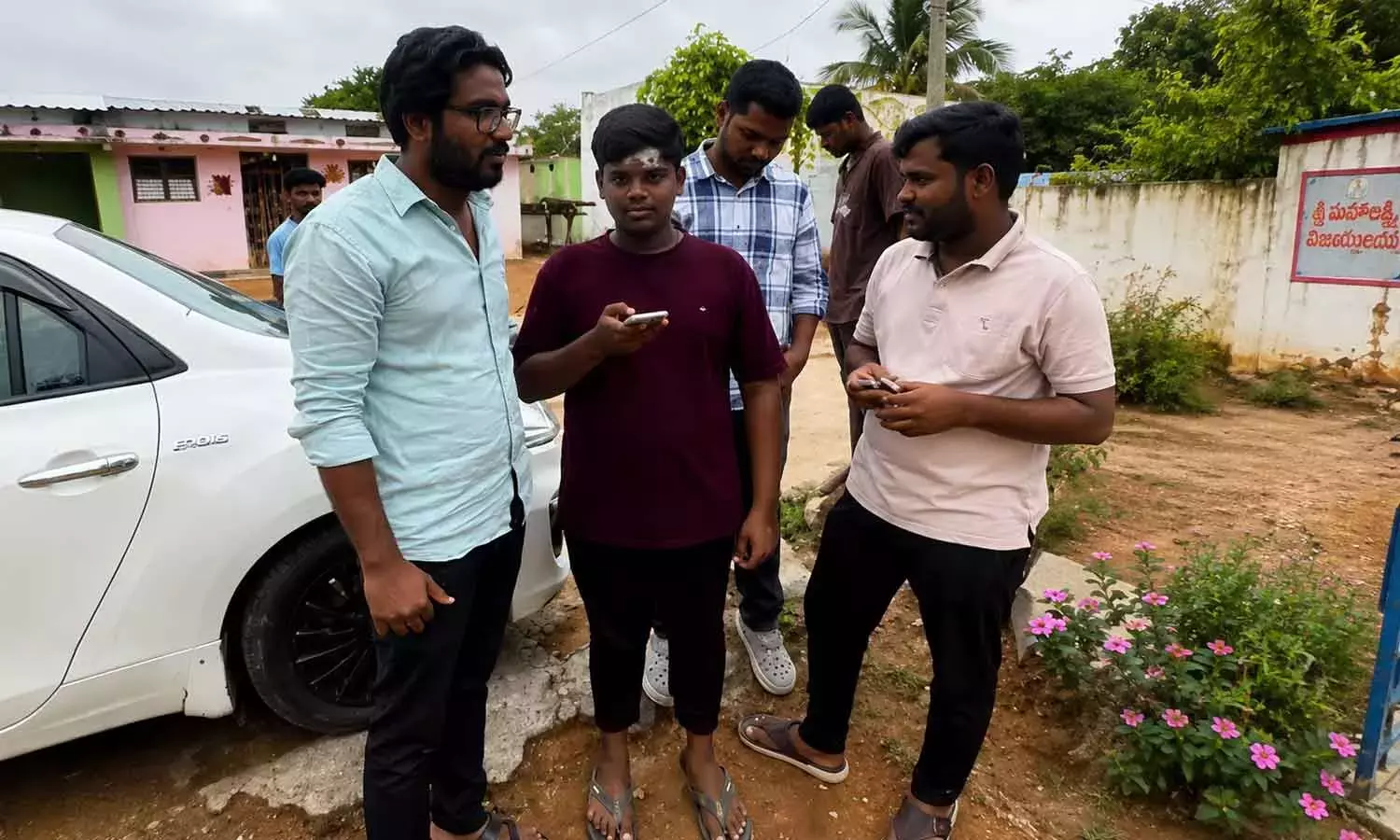 वानापर्थी सड़क दुर्घटना के बाद NSUI ने छात्र सुरक्षा पर चिंता जताई वानापर्थी सड़क दुर्घटना के बाद NSUI ने छात्र सुरक्षा पर चिंता जताई