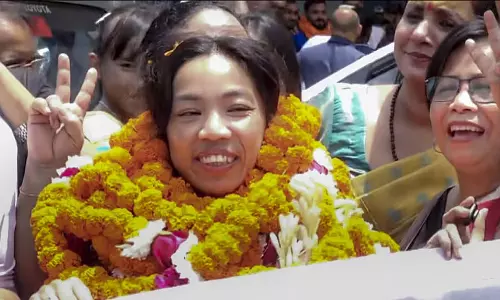 कॉमनवेल्थ गेम्स में चमक बिखेरने के बाद भारतीय एथलीटों की स्वदेश वापसी कॉमनवेल्थ गेम्स में चमक बिखेरने के बाद भारतीय एथलीटों की स्वदेश वापसी