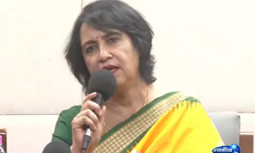 तसलीमा नसरीन ने कोलकाता में स्वागत पर जताई खुशी तसलीमा नसरीन ने कोलकाता में स्वागत पर जताई खुशी