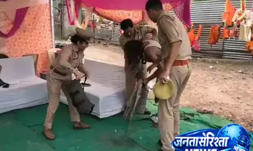 कांवड़ मार्ग पर दिखी मानवता की मिसाल, बीमार कांवड़िये को मिली तुरंत सहायता कांवड़ मार्ग पर दिखी मानवता की मिसाल, बीमार कांवड़िये को मिली तुरंत सहायता
