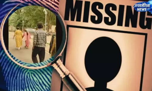 मानसिक बीमारी से पीड़ित महिला एक माह बाद परिवार से मिली, चेहरे पर लौटी खुशी मानसिक बीमारी से पीड़ित महिला एक माह बाद परिवार से मिली, चेहरे पर लौटी खुशी