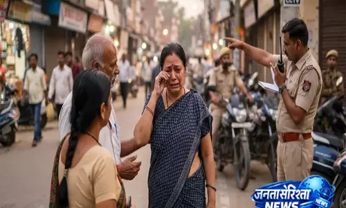 बाजार से लौट रही महिला बनी लूट का शिकार, थैला छीनकर फरार हुआ बदमाश बाजार से लौट रही महिला बनी लूट का शिकार, थैला छीनकर फरार हुआ बदमाश