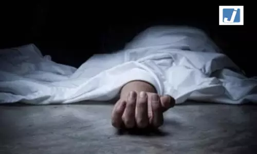 पिंपरी-चिंचवड़ में आर्थिक तंगी के कारण एक ही परिवार के तीन सदस्यों ने की आत्महत्या पिंपरी-चिंचवड़ में आर्थिक तंगी के कारण एक ही परिवार के तीन सदस्यों ने की आत्महत्या