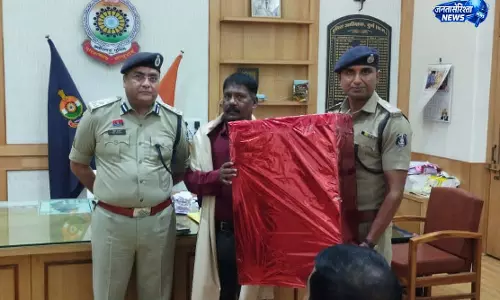 दुर्ग पुलिस में सेवानिवृत्त अधिकारियों को सम्मानपूर्वक विदाई, SSP ने दी बधाई दुर्ग पुलिस में सेवानिवृत्त अधिकारियों को सम्मानपूर्वक विदाई, SSP ने दी बधाई