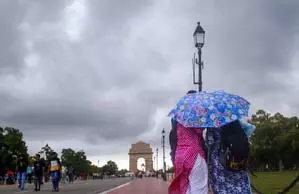 दिल्ली में आज छाए रहेंगे बादल, हल्की बारिश के आसार, जानिए मौसम का ताजा हाल दिल्ली में आज छाए रहेंगे बादल, हल्की बारिश के आसार, जानिए मौसम का ताजा हाल