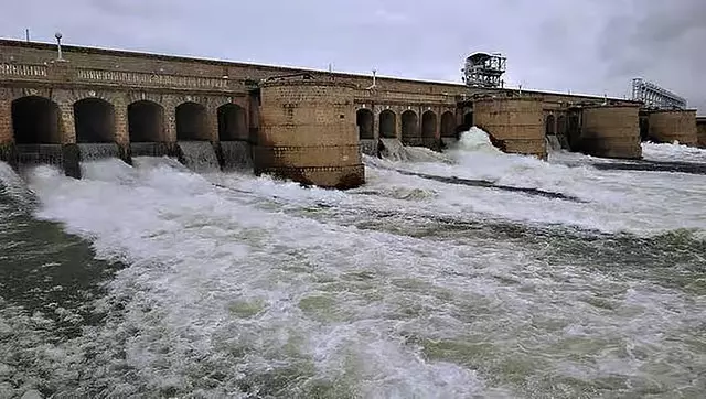 काबिनी बांध से तमिलनाडु को 25,000 क्यूसेक पानी काबिनी बांध से तमिलनाडु को 25,000 क्यूसेक पानी