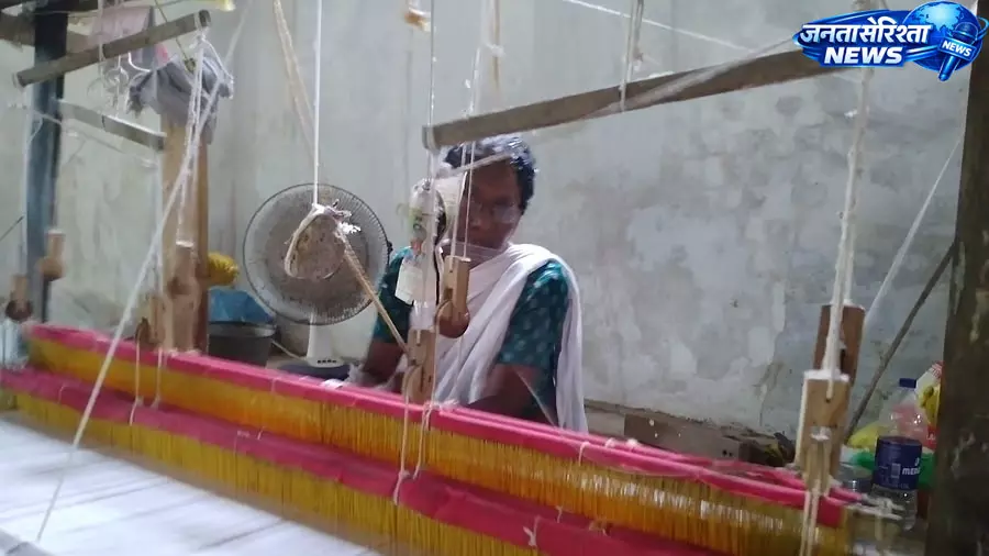 ओणम की रौनक, बुनकरों की परेशानी ओणम की रौनक, बुनकरों की परेशानी