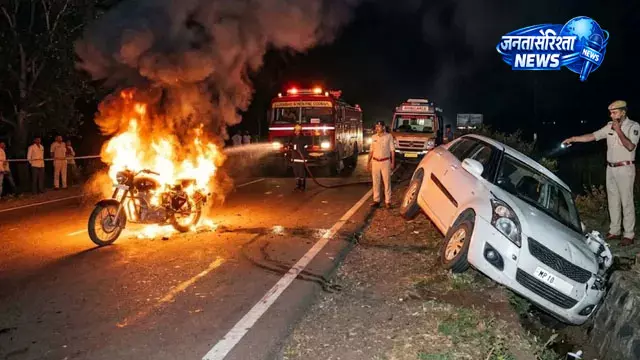 खरगोन में हादसा, बाइक सवार दो युवकों की मौत खरगोन में हादसा, बाइक सवार दो युवकों की मौत