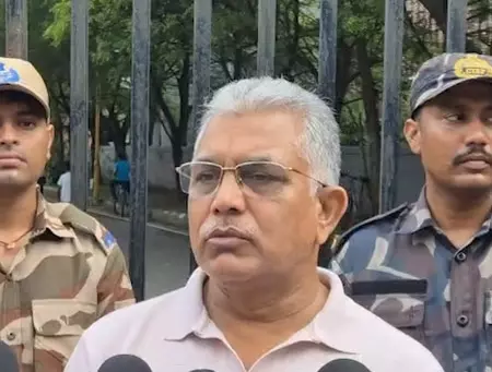 सोशल मीडिया और इंटरनेट से फैल रहा आतंकी नेटवर्क: दिलीप घोष सोशल मीडिया और इंटरनेट से फैल रहा आतंकी नेटवर्क: दिलीप घोष