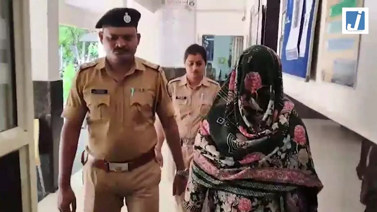 शादी के नाम पर खेल, मंदिर में हुआ हाई-वोल्टेज ड्रामा शादी के नाम पर खेल, मंदिर में हुआ हाई-वोल्टेज ड्रामा